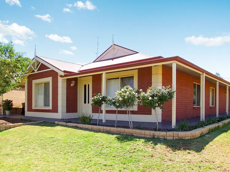 8 Elenore Ave, Paringa SA 5340