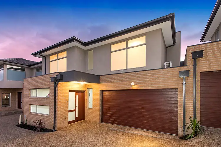 2/9 Menarra Street, Strathmore VIC 3041