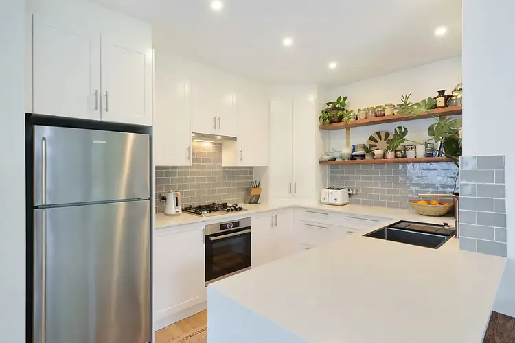 Sixth view of Homely apartment listing, 2/8 Wairoa Avenue, North Bondi NSW 2026