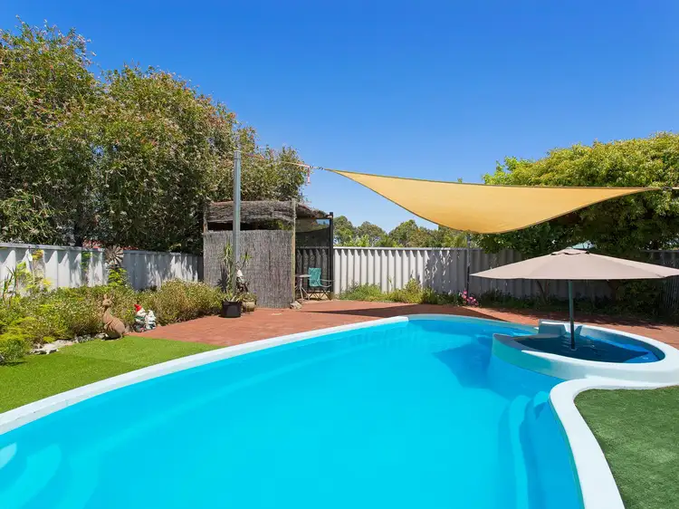 8 Windarra Heights, Marangaroo WA 6064