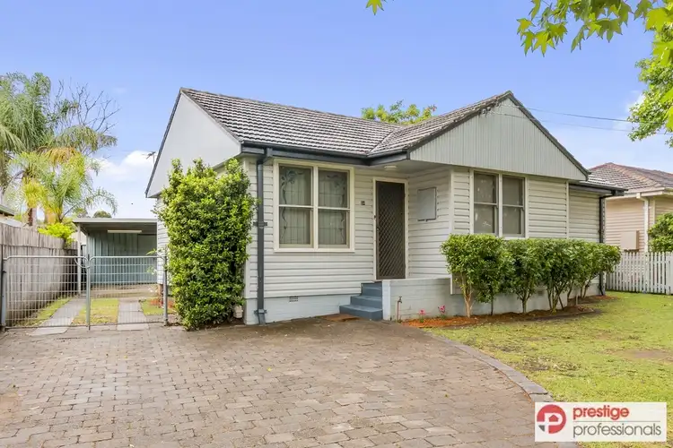 24 Salamaua Crescent, Holsworthy NSW 2173