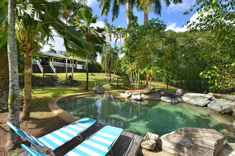1 - 3 Mt William Cl, Redlynch QLD 4870