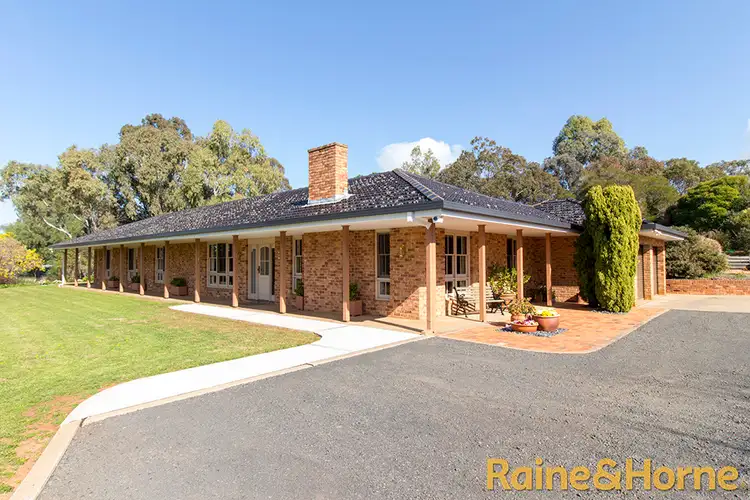 15 Pineknoll Drive, Dubbo NSW 2830