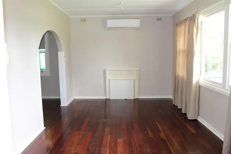 Second view of Homely house listing, 5 English Street, Bordertown SA 5268