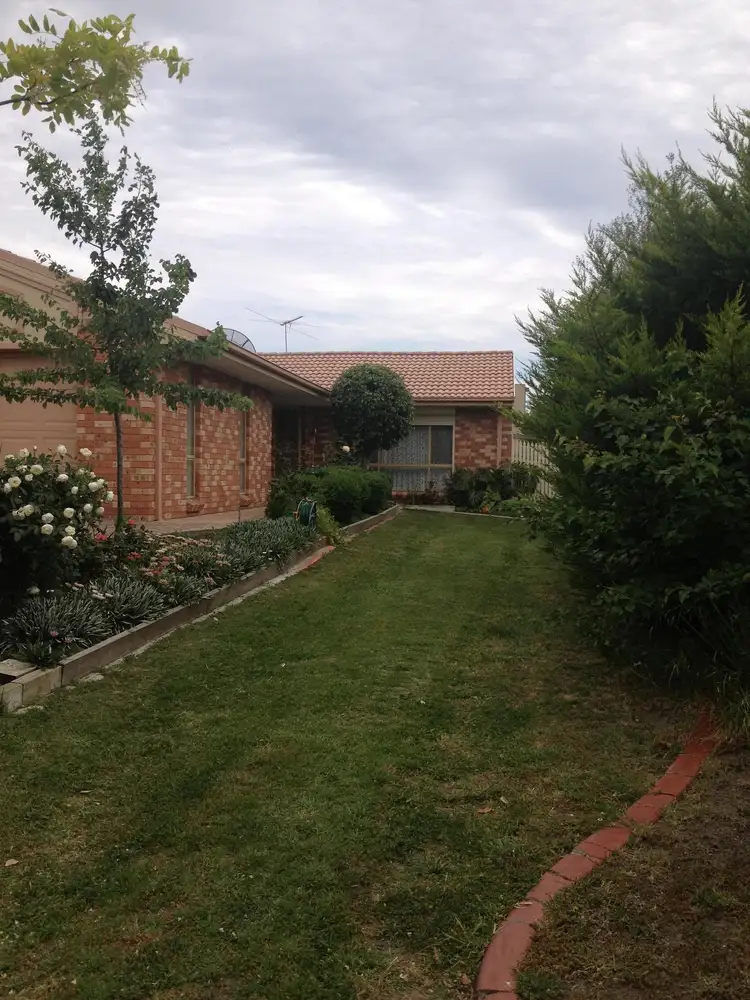 Sixth view of Homely house listing, 16 Ruthven Close, Hillside VIC 3037