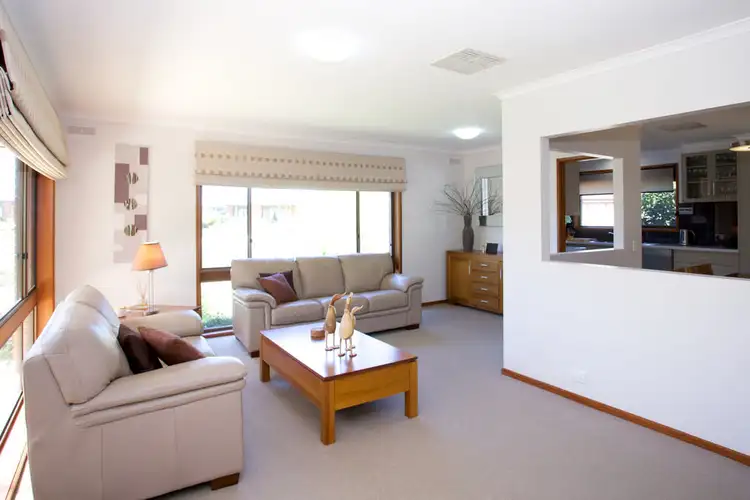 Sixth view of Homely house listing, 5 Oak Court, Horsham VIC 3400