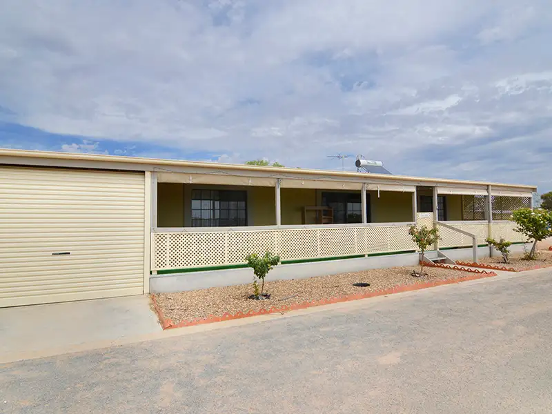 Main view of Homely unit listing, Cabin 5 / 498 Sturt Highway, Mildura VIC 3500