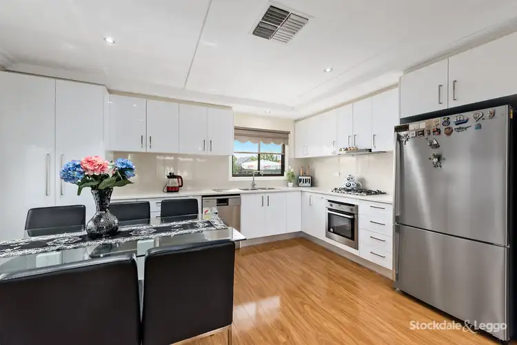 15 Mildura Crescent, Dallas VIC 3047