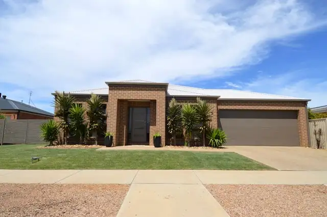 Main view of Homely house listing, 6 Whitby Close, Echuca VIC 3564