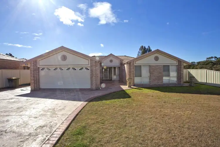 7 Parker Place, Kurri Kurri NSW 2327