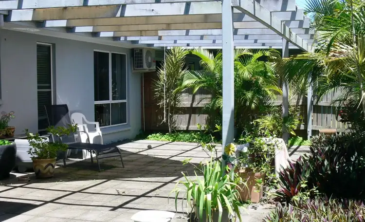 Third view of Homely unit listing, 2/20 Banksia Court, Cannonvale QLD 4802