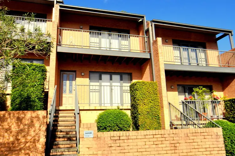2/61 Beane Street, Gosford NSW 2250