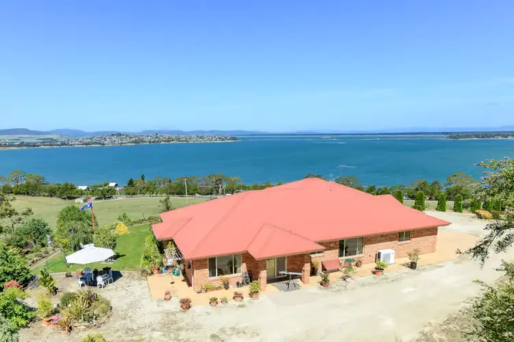 500 Shark Point Road, Penna TAS 7171