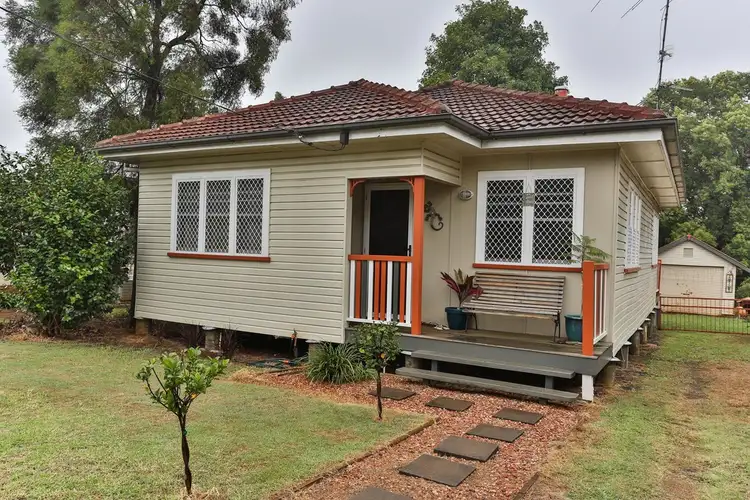 15 Park Street, Wilsonton QLD 4350