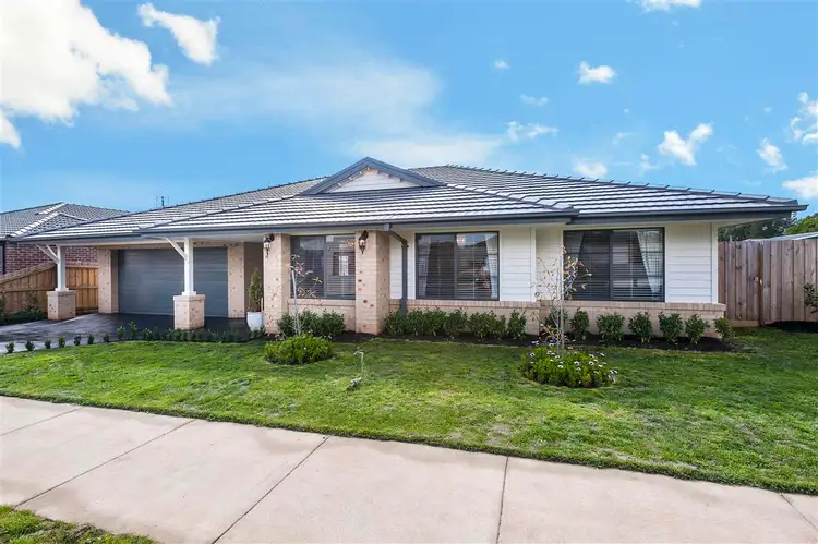 6 Manifold Road, Woodend VIC 3442