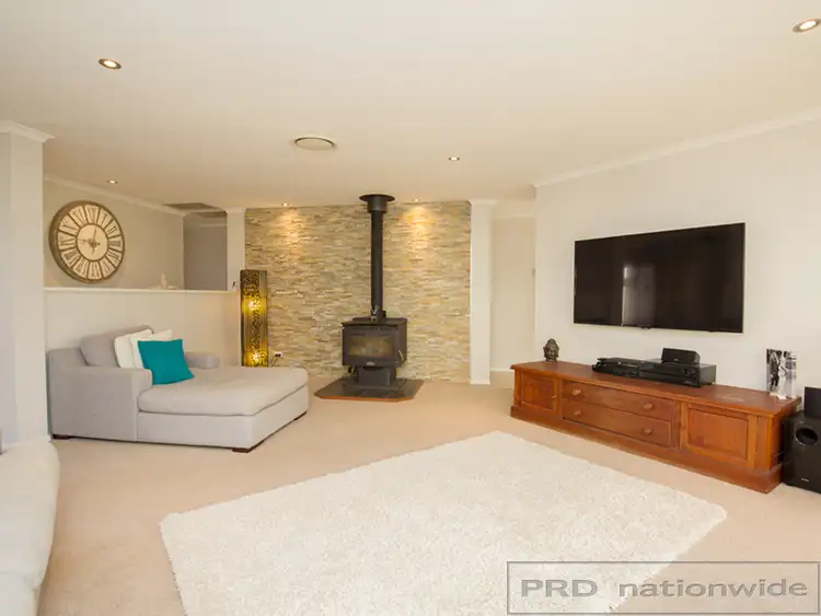Third view of Homely house listing, 4 Stanley Close, Bolwarra Heights NSW 2320