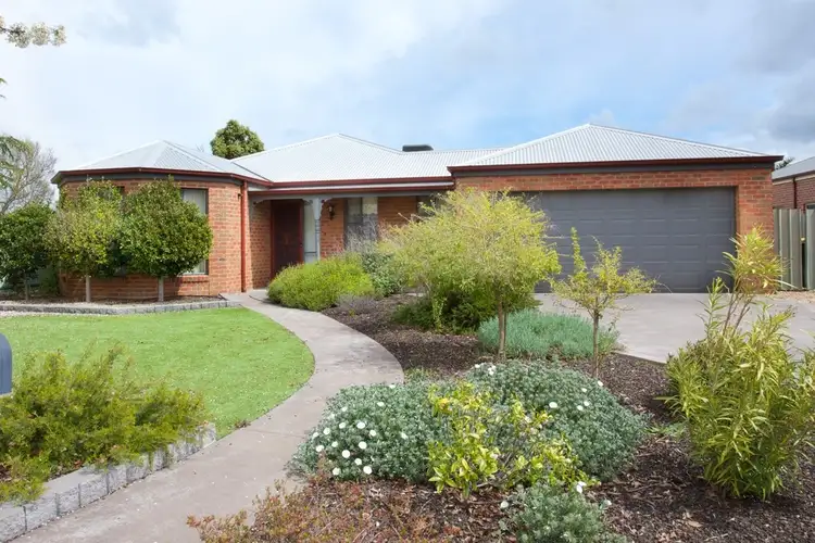 9 Karingal Crescent, Horsham VIC 3400