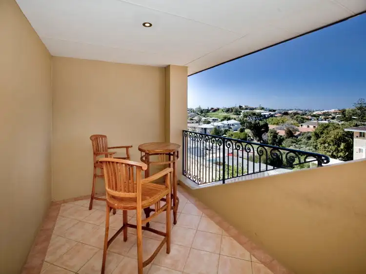 Seventh view of Homely house listing, 8 Contacio Cove, Trigg WA 6029