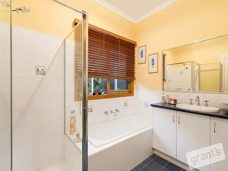 Sixth view of Homely house listing, 33 Silkwood Avenue, Berwick VIC 3806