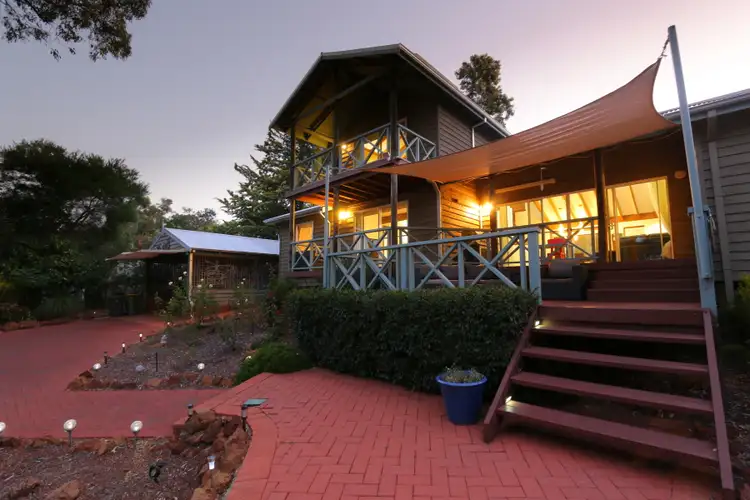22 Valley Road, Kalamunda WA 6076