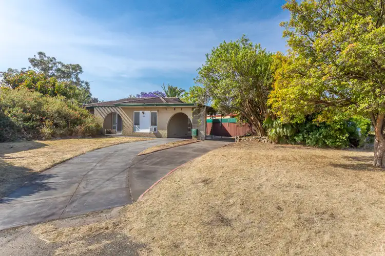 Second view of Homely house listing, 20 Waratah Dr, Camillo WA 6111