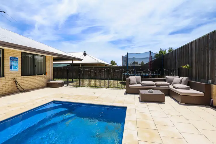 5 Hatfield Road, Ellenbrook WA 6069