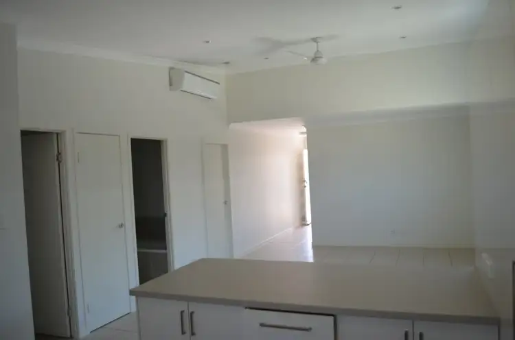 Fourth view of Homely unit listing, 18/8 Hillcrest Street, Emerald QLD 4720
