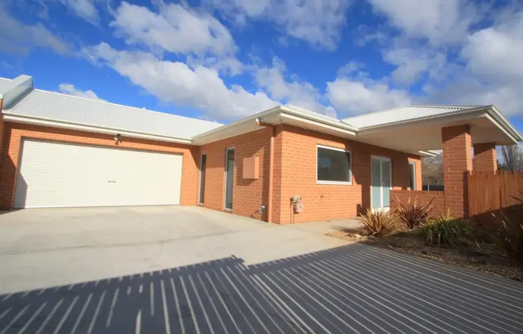2/5 Hawkins Street, Cooma NSW 2630