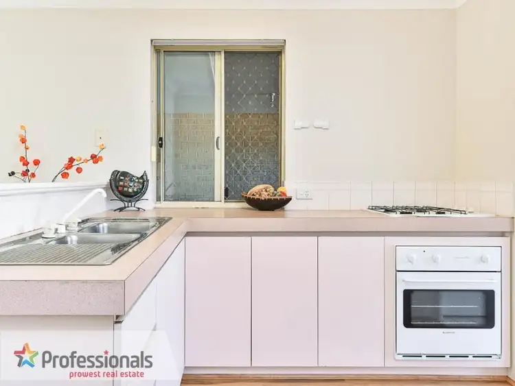 Sixth view of Homely house listing, 2/7 Chapman Road, St James WA 6102