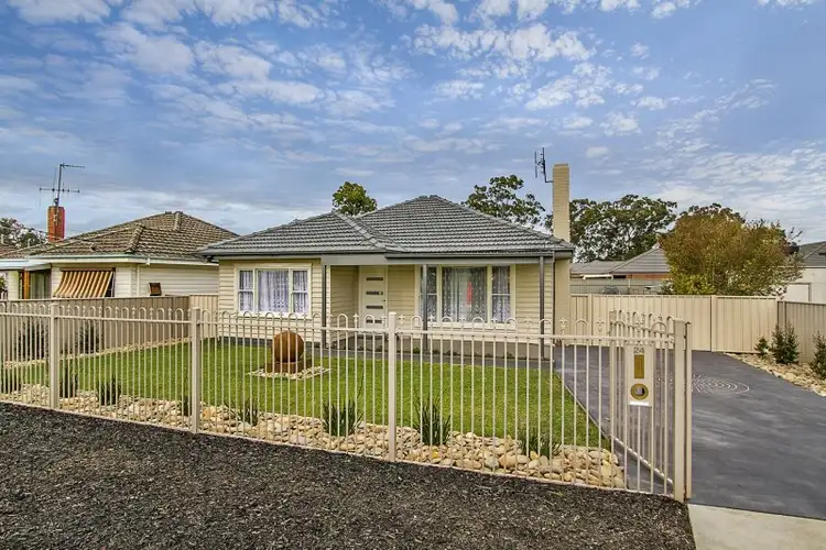 24 Neil Street, Kangaroo Flat VIC 3555
