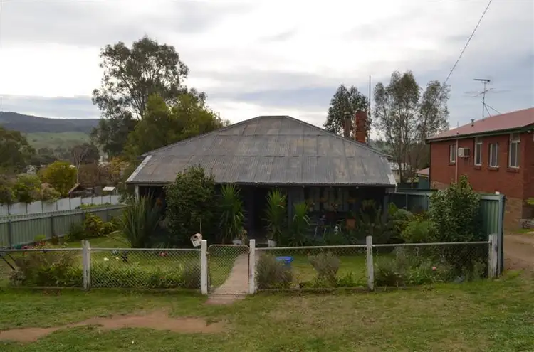 75 Clarke Street, Tumut NSW 2720