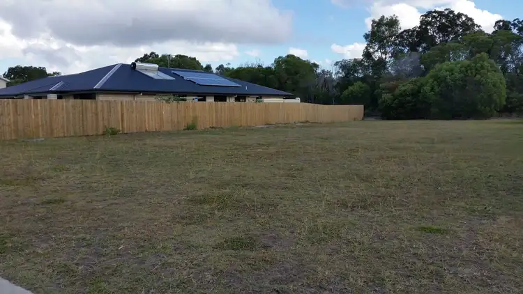 11 Lakes Blvd, Burrum Heads QLD 4659