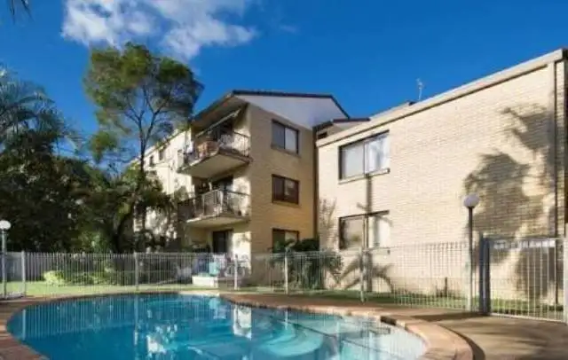 4/25 Ahern Street, Labrador QLD 4215