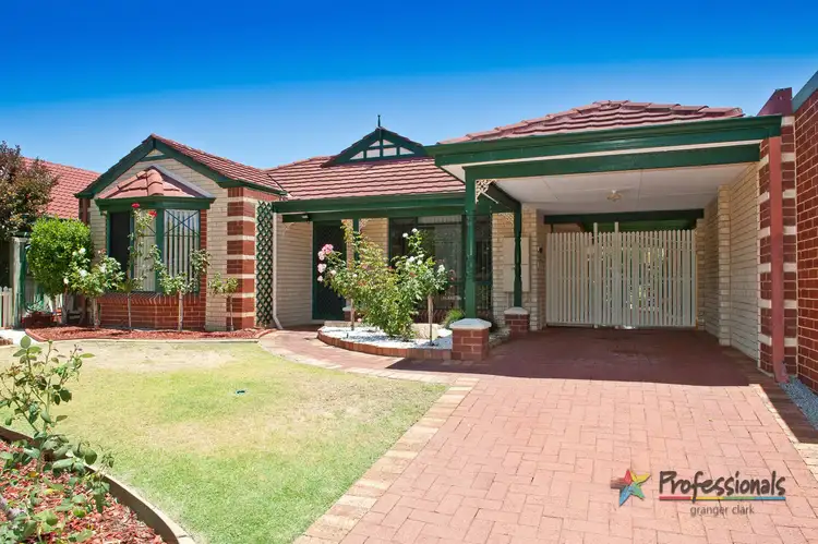 35 Midsummer Circle, Ellenbrook WA 6069