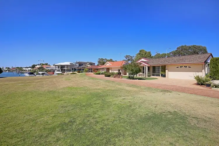 13 Parkwater Cove, Halls Head WA 6210