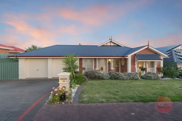 16 Brooklyn Drive (Hallett Cove Heights Estate)