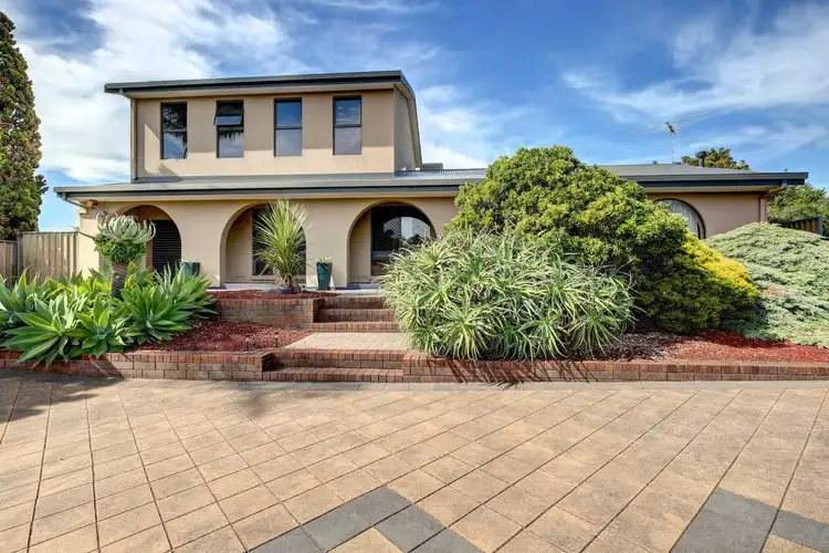 7 Triche Crescent, Hallett Cove SA 5158