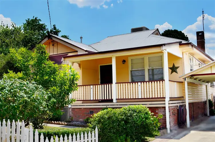53 Carey Street, Tumut NSW 2720
