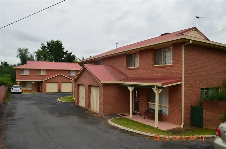 11 Blowering Road, Tumut NSW 2720