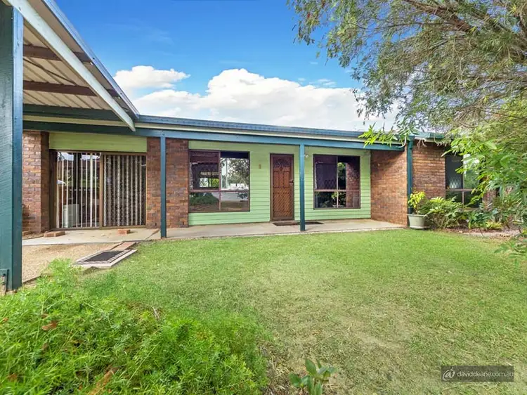 8 Livingstone Street, Strathpine QLD 4500