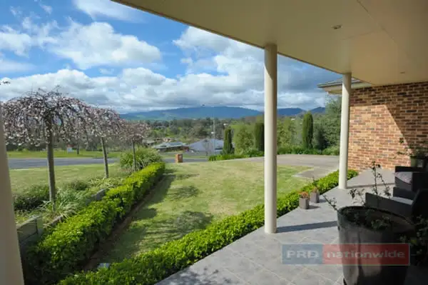 Fifth view of Homely house listing, 5 Lindbeck Avenue, Tumut NSW 2720