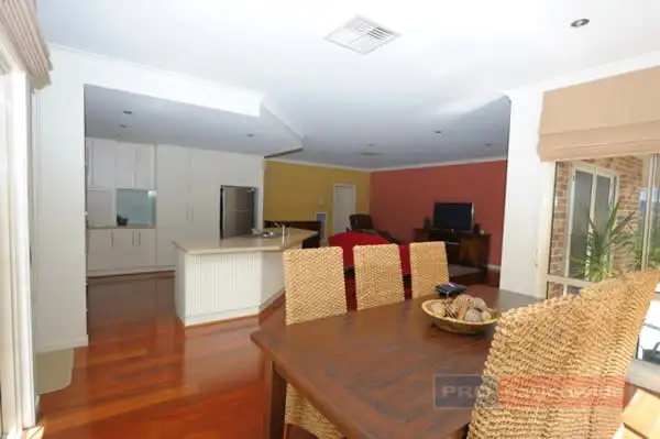Sixth view of Homely house listing, 5 Lindbeck Avenue, Tumut NSW 2720