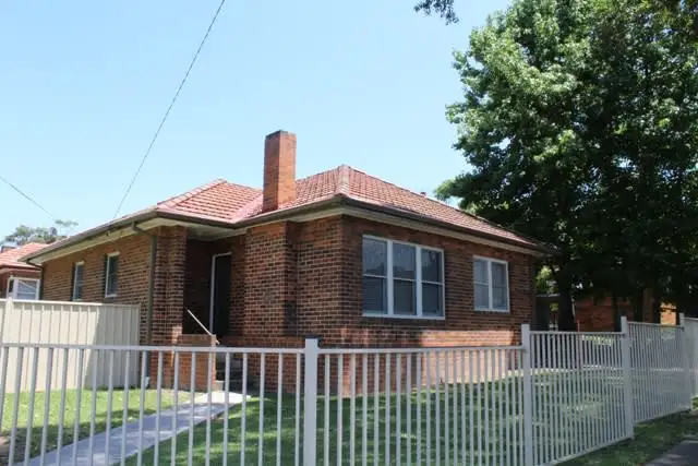 33 Margaret St