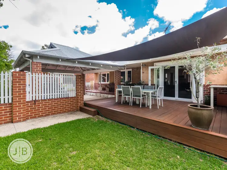 15 Geddes Street