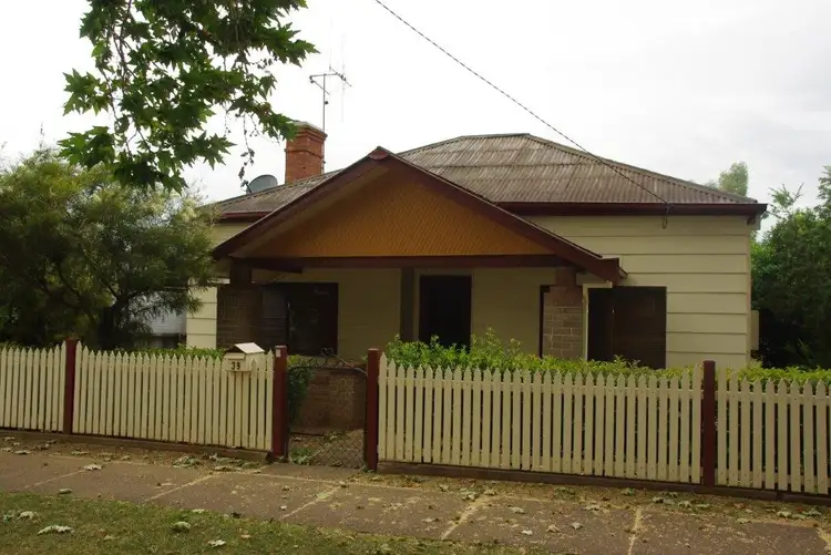 39 Whiteley Street, Wellington NSW 2820