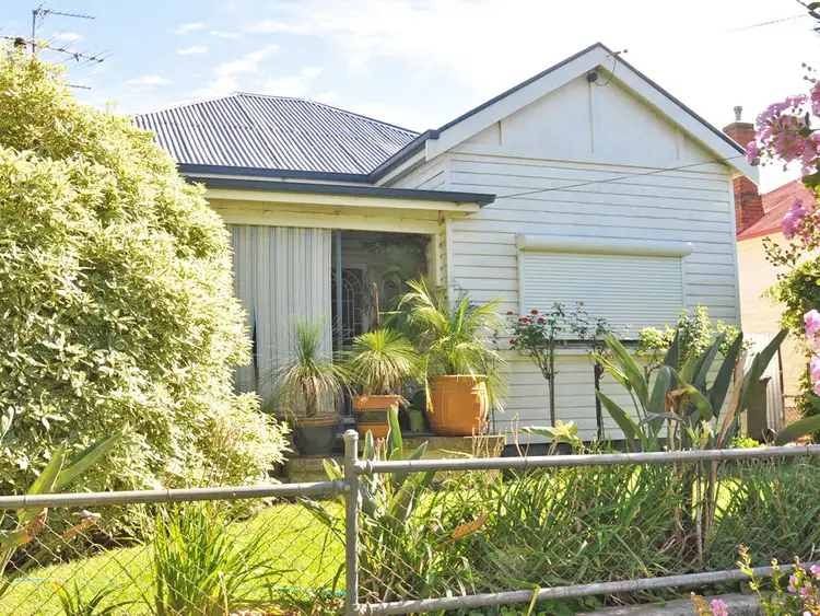 12 Elizabeth Street, Junee NSW 2663