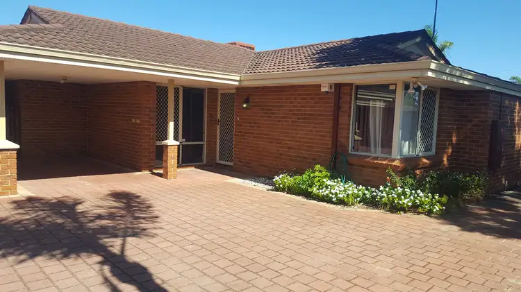 17B Ottawa Crescent