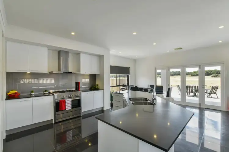 102 Blanche Parade, Hindmarsh Island SA 5214