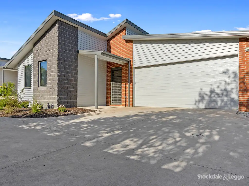 Main view of Homely townhouse listing, 3/37 Young Street, Leongatha VIC 3953