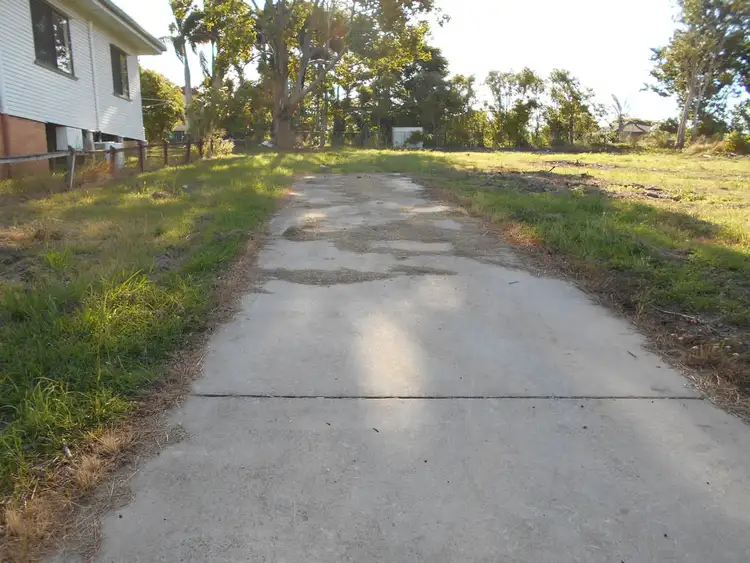 21 Walkers Lane, Booval QLD 4304